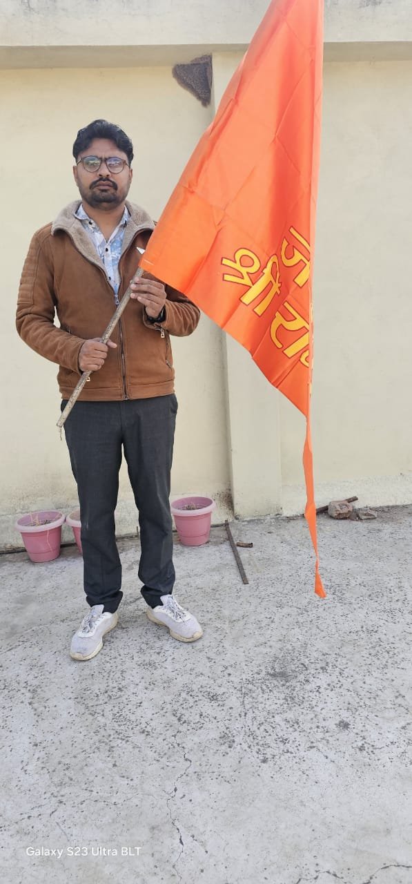 हमारे सम्मानीय भगवा धारी